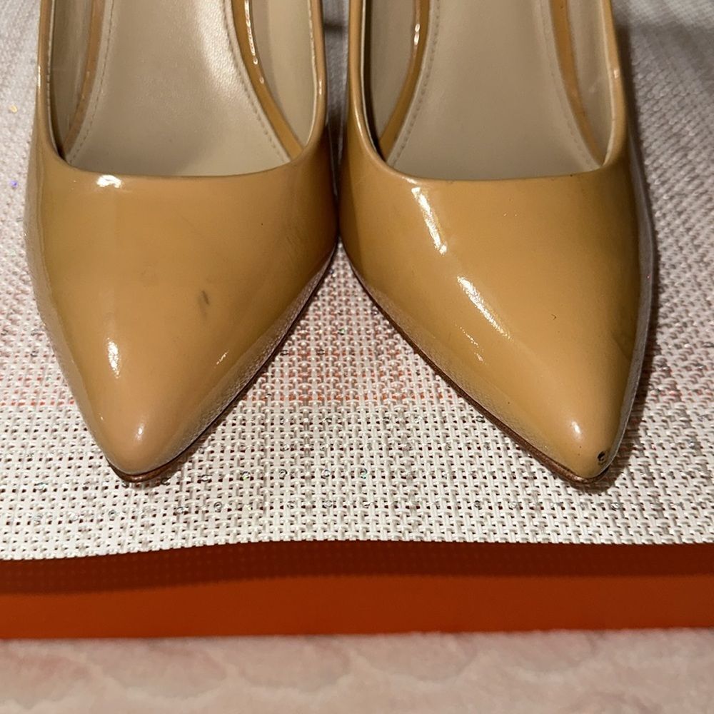 COACH 9B Tan Patent Leather Heels Pumps - Picture 14 of 16
